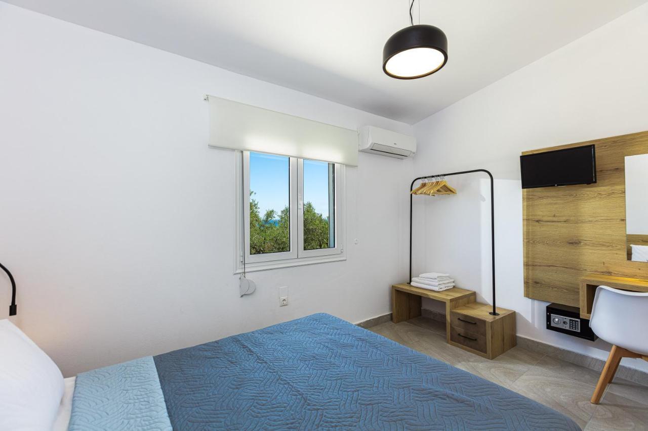 Gramvella Resort Adelianos Kampos Exterior foto